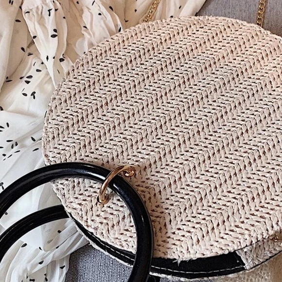 Beige Round Shaped Woven Crossbody Bag - Picture 4 of 5